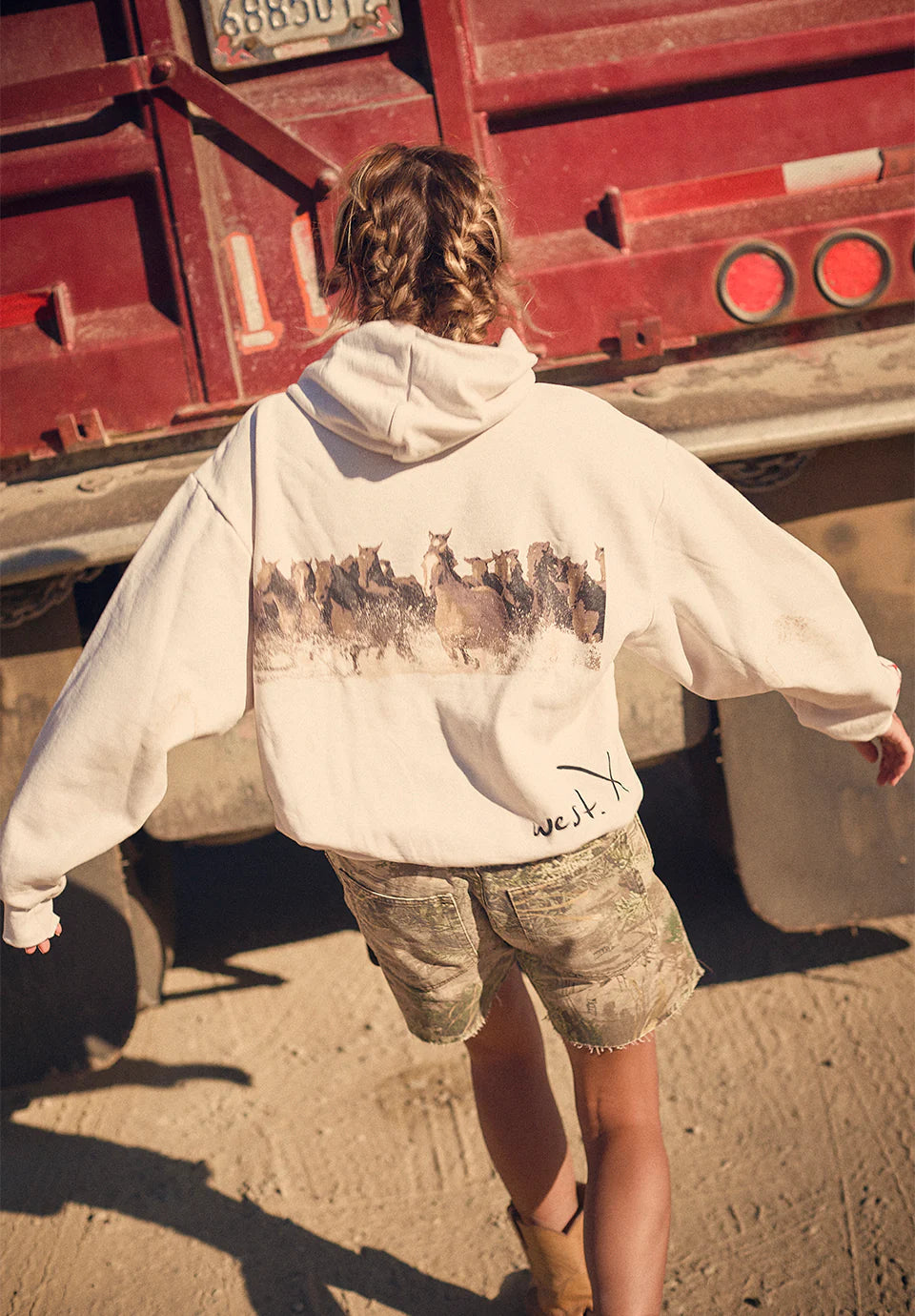 Darlin Wild Horse Creme Hoodie