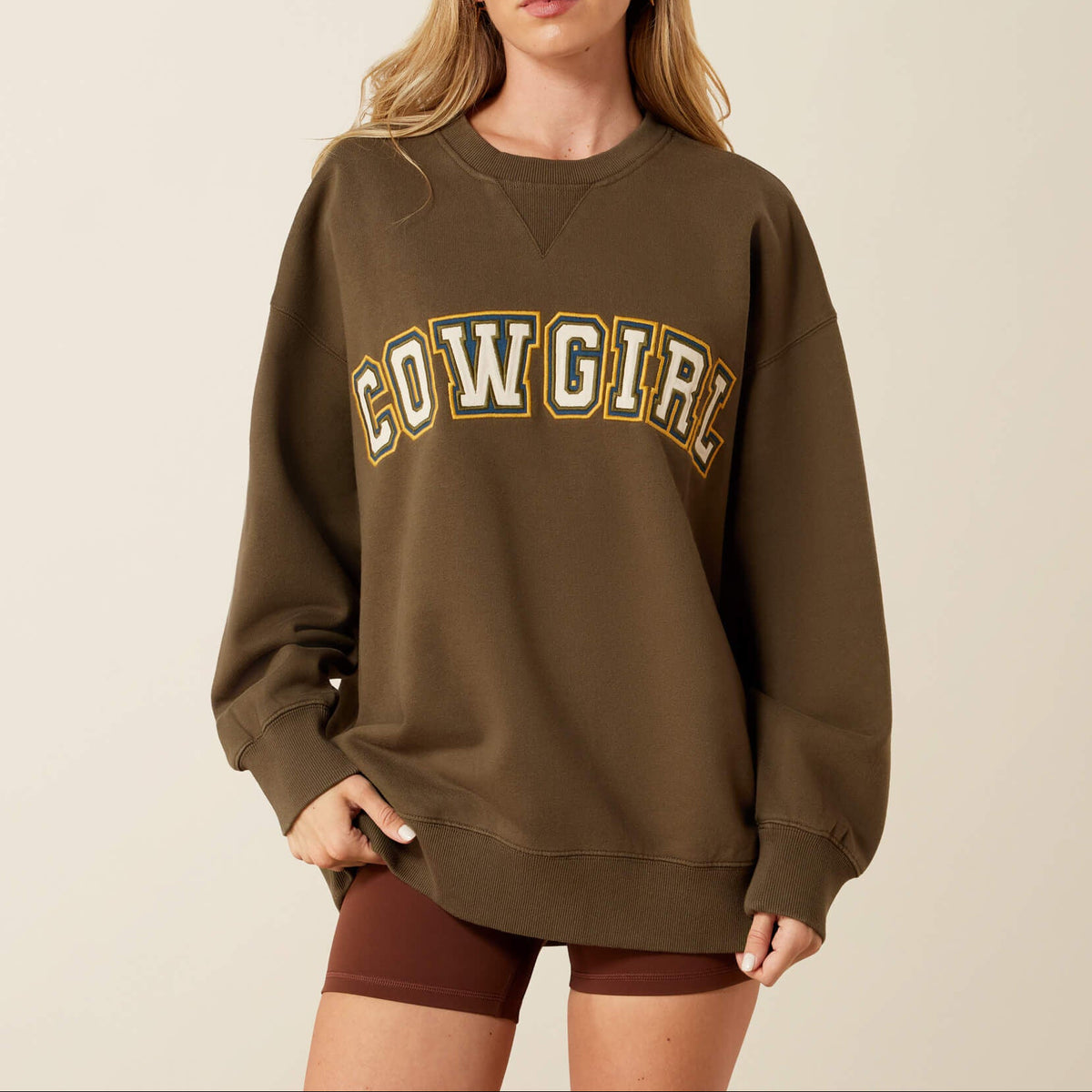 Womens western boutique Utah womens fashion Ariat Womens Oversize Sweatshirt Ivy Green SKU 10079328 Ariat Womens Oversize Sweatshirt in stock at bolt ranch store in kamas utah 