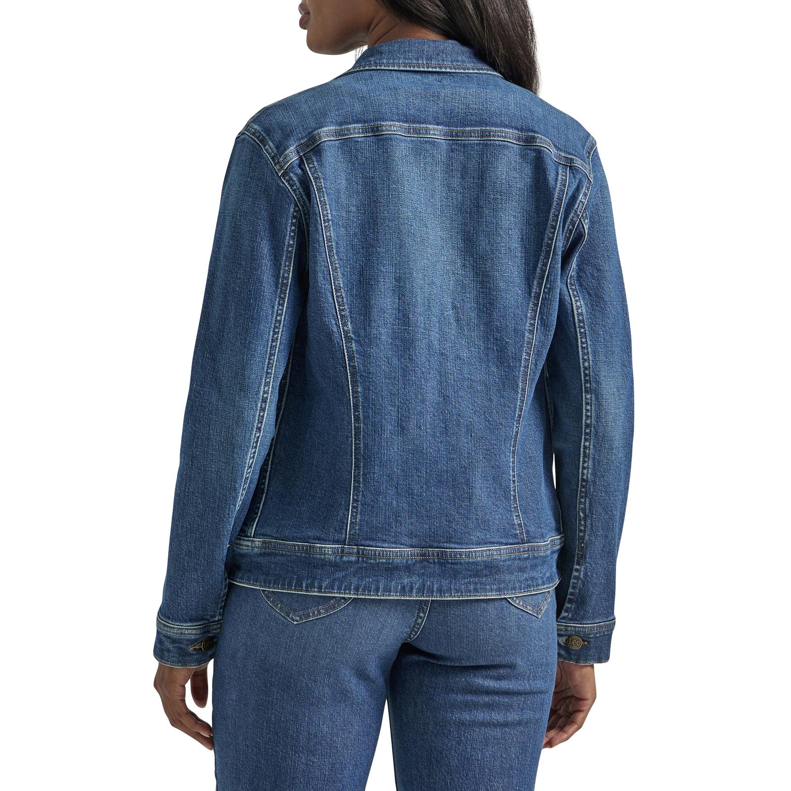 Lee Legendary Denim Jacket in Standout a perfect jacket for around the ranch and to the rodeo