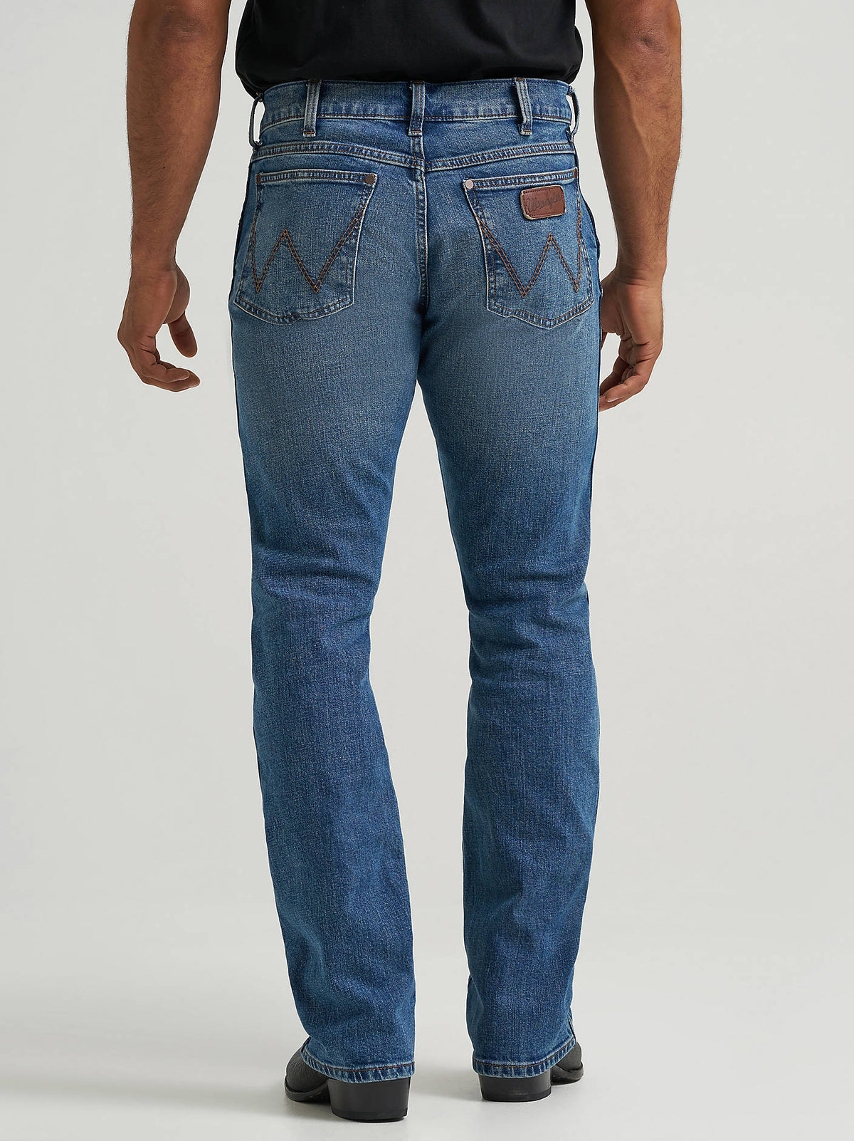 Wrangler Mens Retro Slim Boot Jean Harris