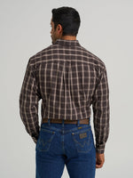 Wrangler Mens George Straight Shirt in Coffee Plaid