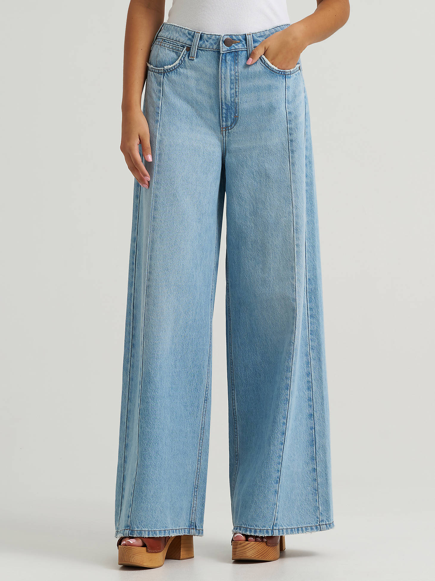 Wrangler Womens Retro Bailey Wide Pants in Demi