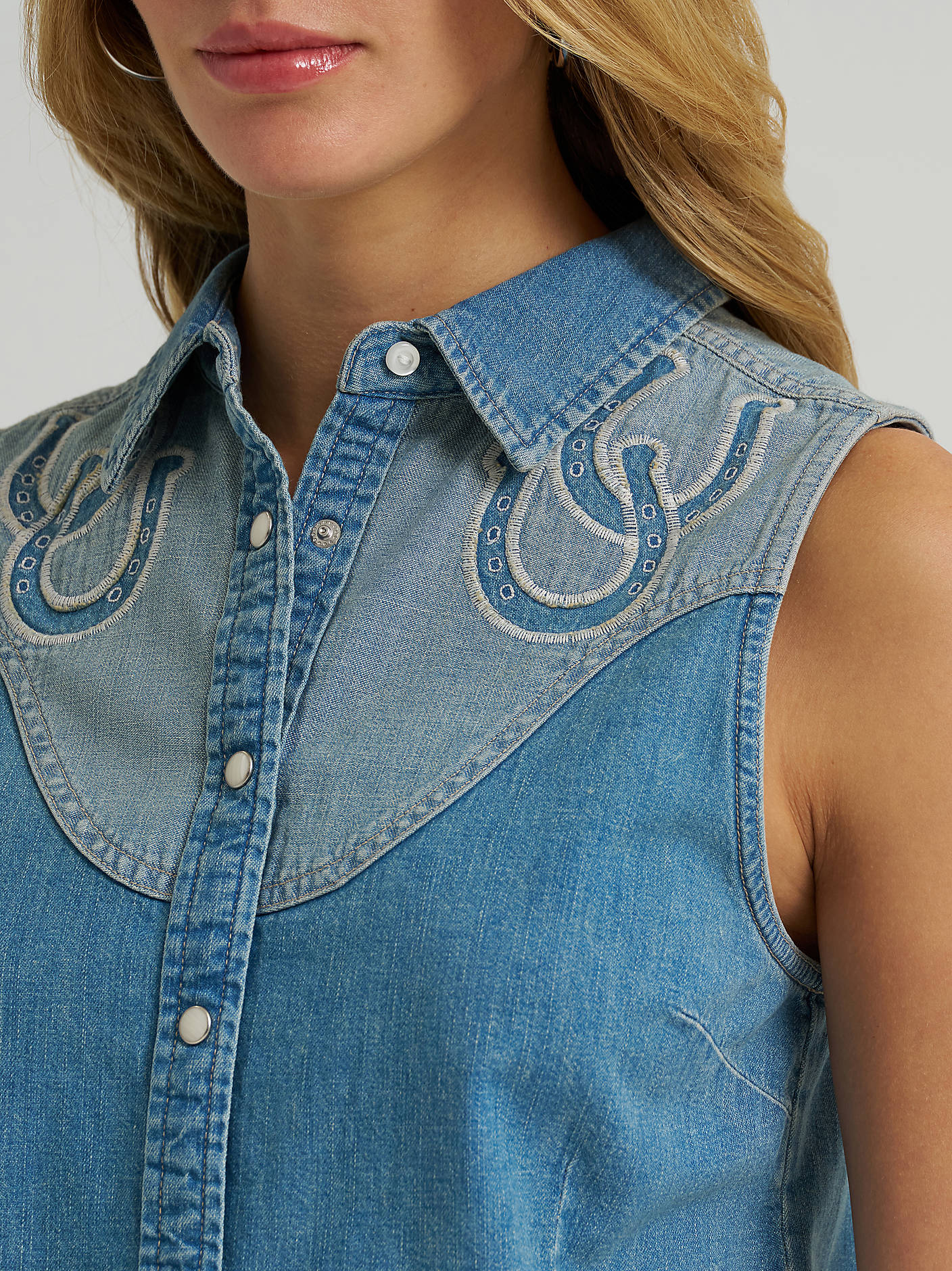 Wrangler Womens Sleeveless Denim Shirt 112379512 horseshoe womens summer western country music concert outfit Boltranchstore.com Free Shipping sale