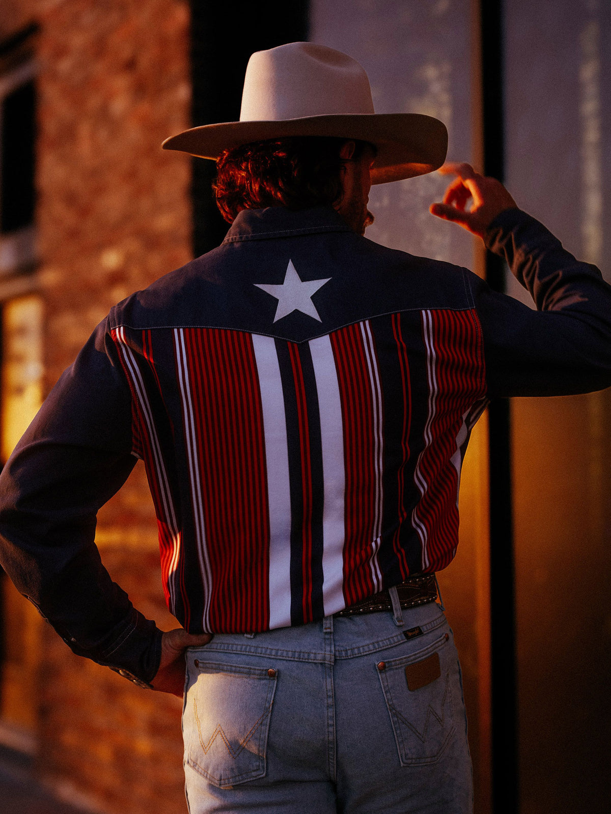 Wrangler Lone Star Brushpopper Western Snap Workshirt white star on the denim back yoke above vertical red stripes cowboy western fashion