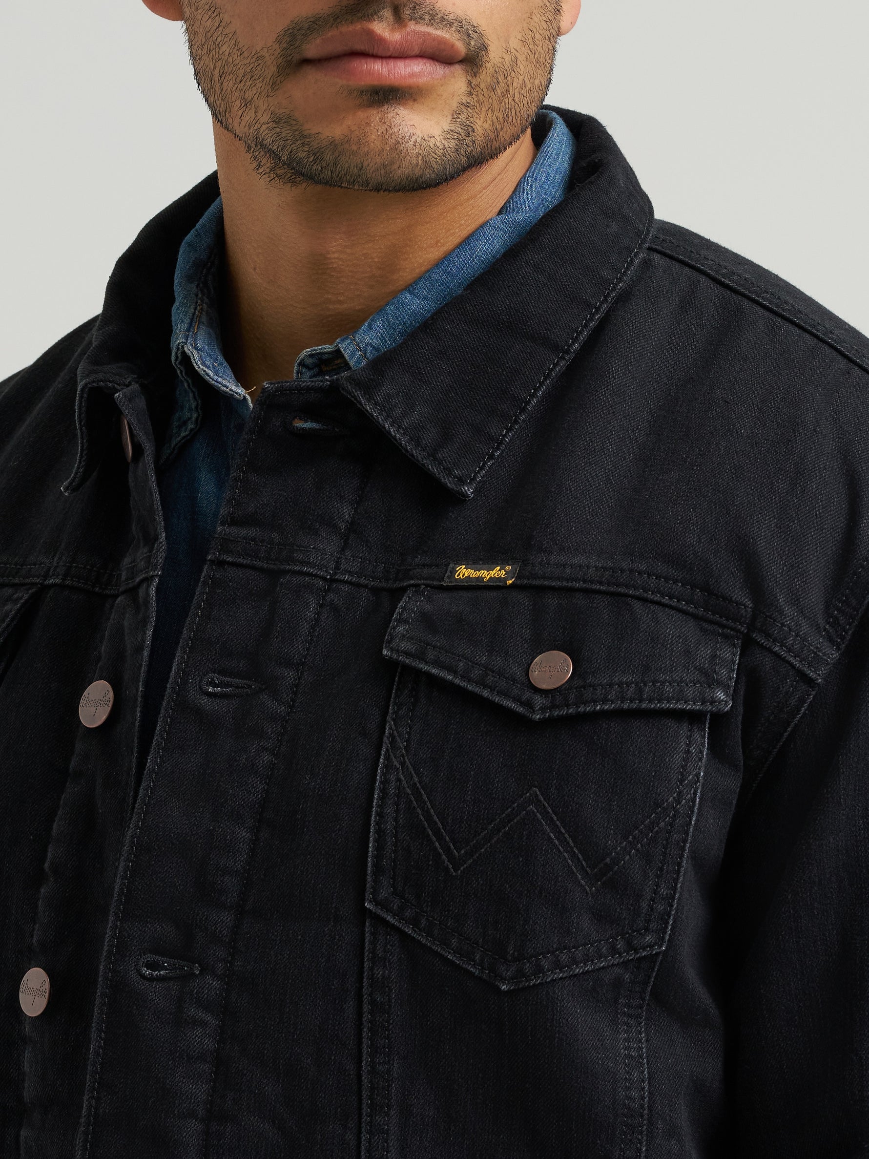 Wrangler Mens Retro Sherpa Lined Western Denim Jacket snap flap pockets and welt front pockets rodeo