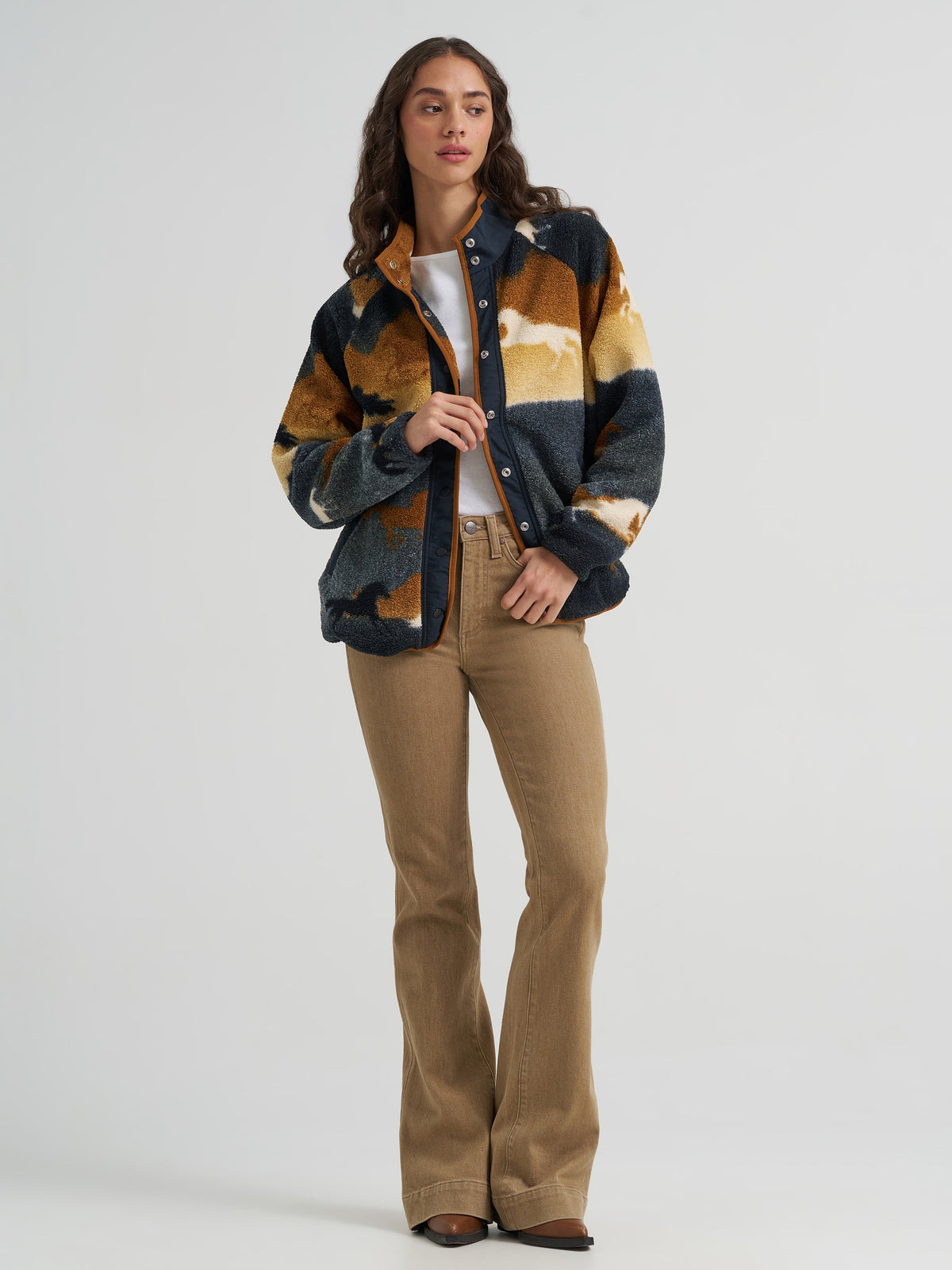 Wrangler Womens Hay Away Big Sky Sherpa Snap Jacket relaxed easy layering silhouette with long sleeves and stand up collar western fashion