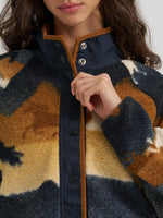 Wrangler Womens Hay Away Big Sky Sherpa Snap Jacket quilted lining and Hay Away sherpa that helps repel hay and grass cowgirl