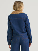 Lee Womens Premium Removable Fur Collar Denim Jacket regular fit with long sleeves and seamed back yoke western fashion
