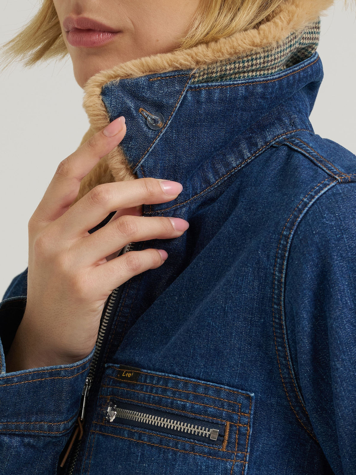 Lee Womens Premium Removable Fur Collar Denim Jacket plush removable collar over a spread denim collar cowgirl style Kamas