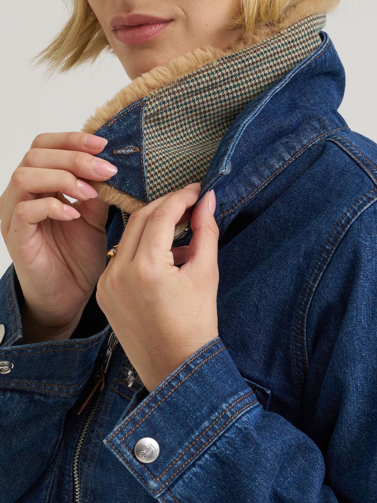 Lee Womens Premium Removable Fur Collar Denim Jacket tonal herringbone lining and metal button cuffs for rodeo season layering