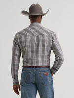 Wrangler Mens 20X Competition Advanced Comfort Long Sleeve Two Pocket Western Snap Shirt pointed yokes and two snap flap pockets western clothing