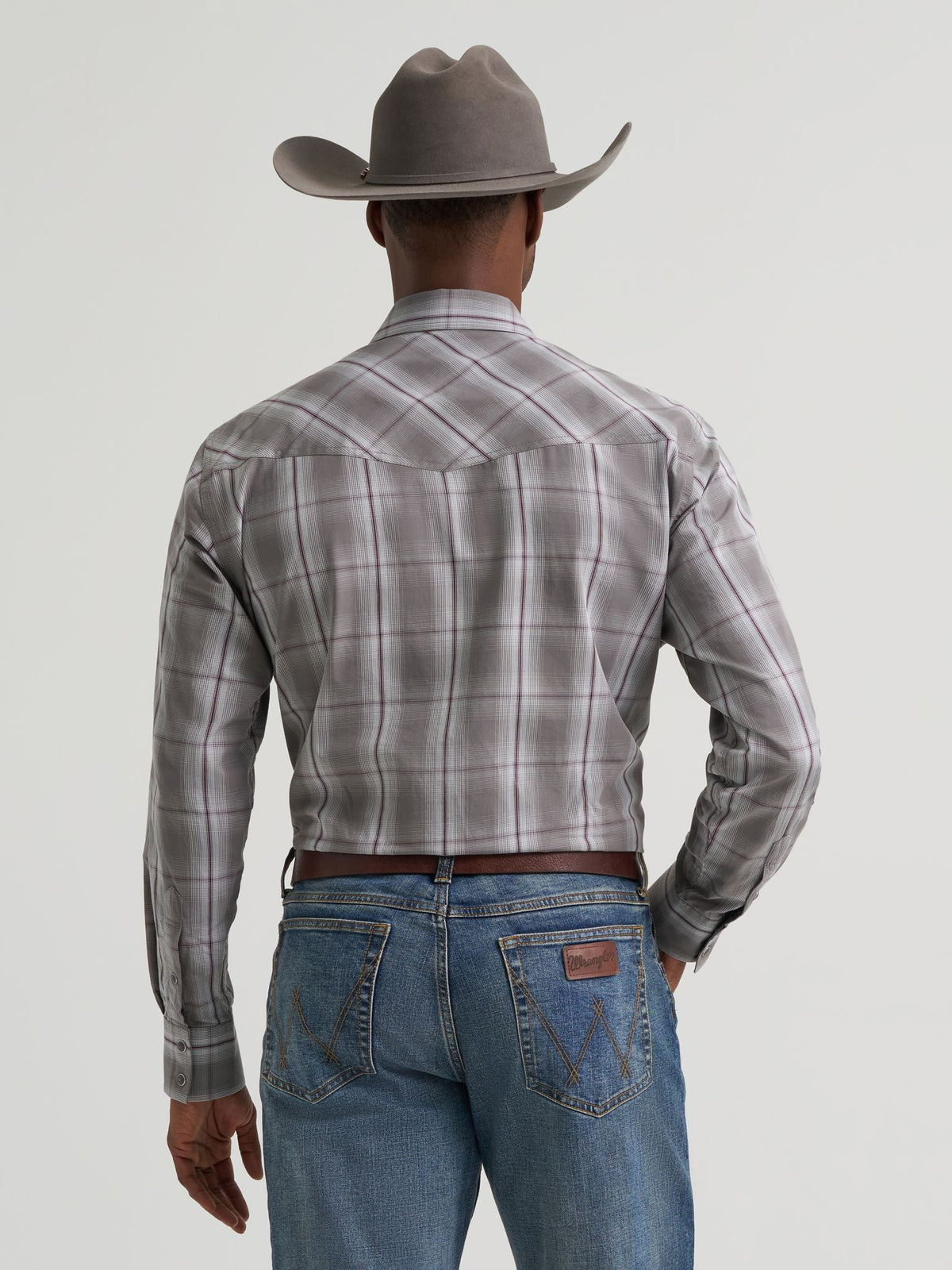 Wrangler Mens 20X Competition Advanced Comfort Long Sleeve Two Pocket Western Snap Shirt pointed yokes and two snap flap pockets western clothing