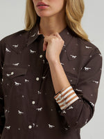 Wrangler Womens Olivia Western Slim Snap Shirt Horses Cocoa slim fit silhouette with long sleeves and spread collar western fashion