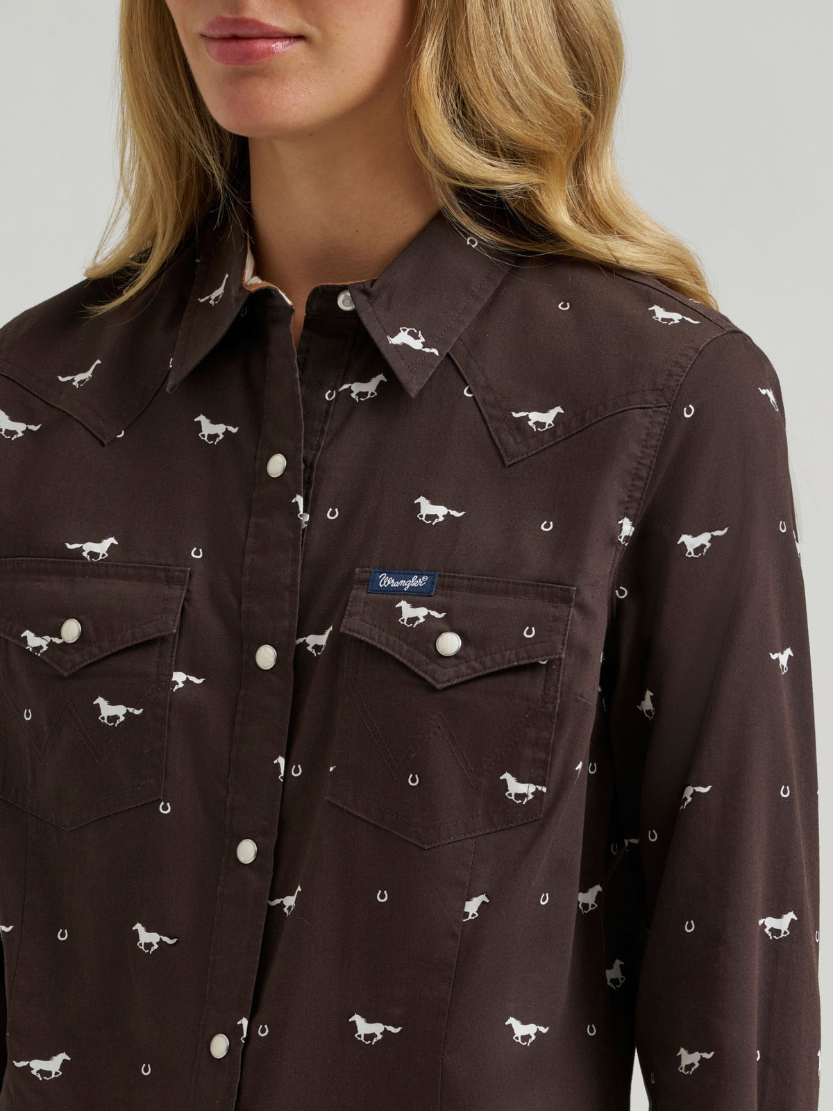 Wrangler Womens Olivia Western Slim Snap Shirt Horses Cocoa lightweight western shirt from competition day to night out rodeo Park City