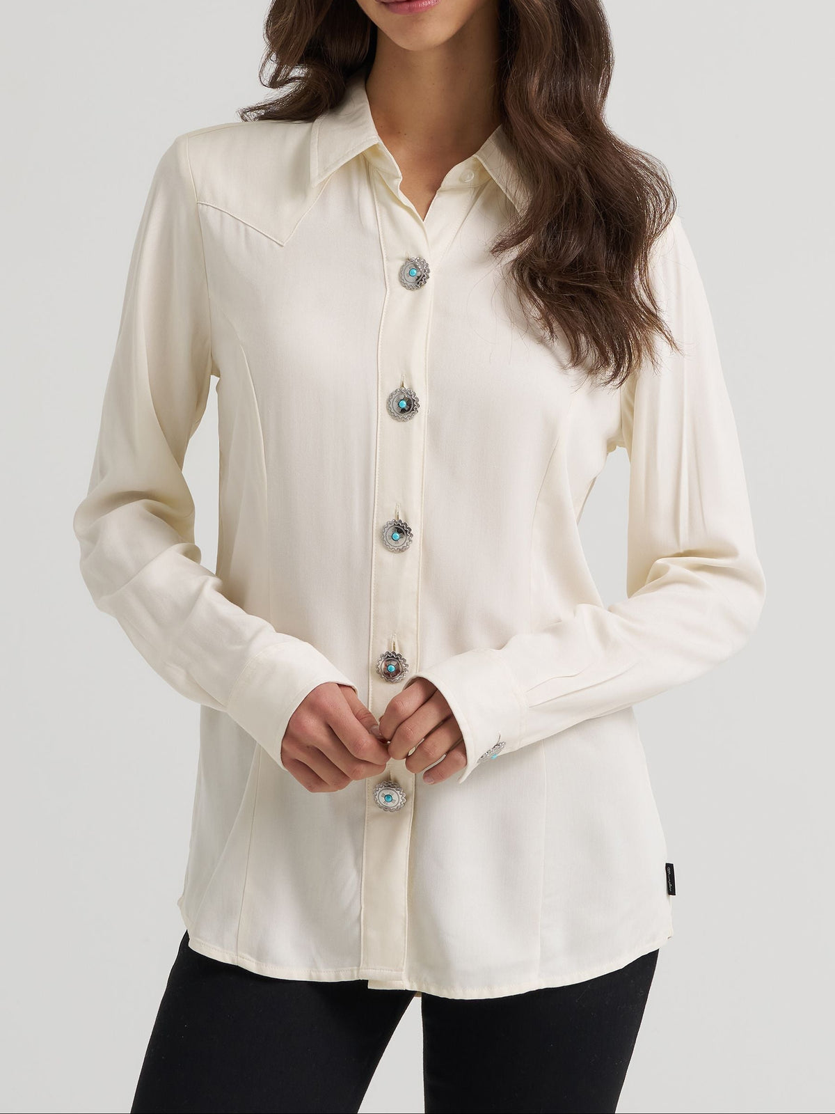 Wrangler Womens Slim Concho Button Shirt White slimmed down silhouette with spread collar and long sleeves