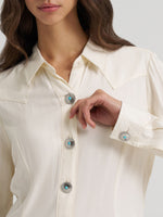 Wrangler Womens Slim Concho Button Shirt White tucked or untucked for rodeo and everyday western fashion Kamas