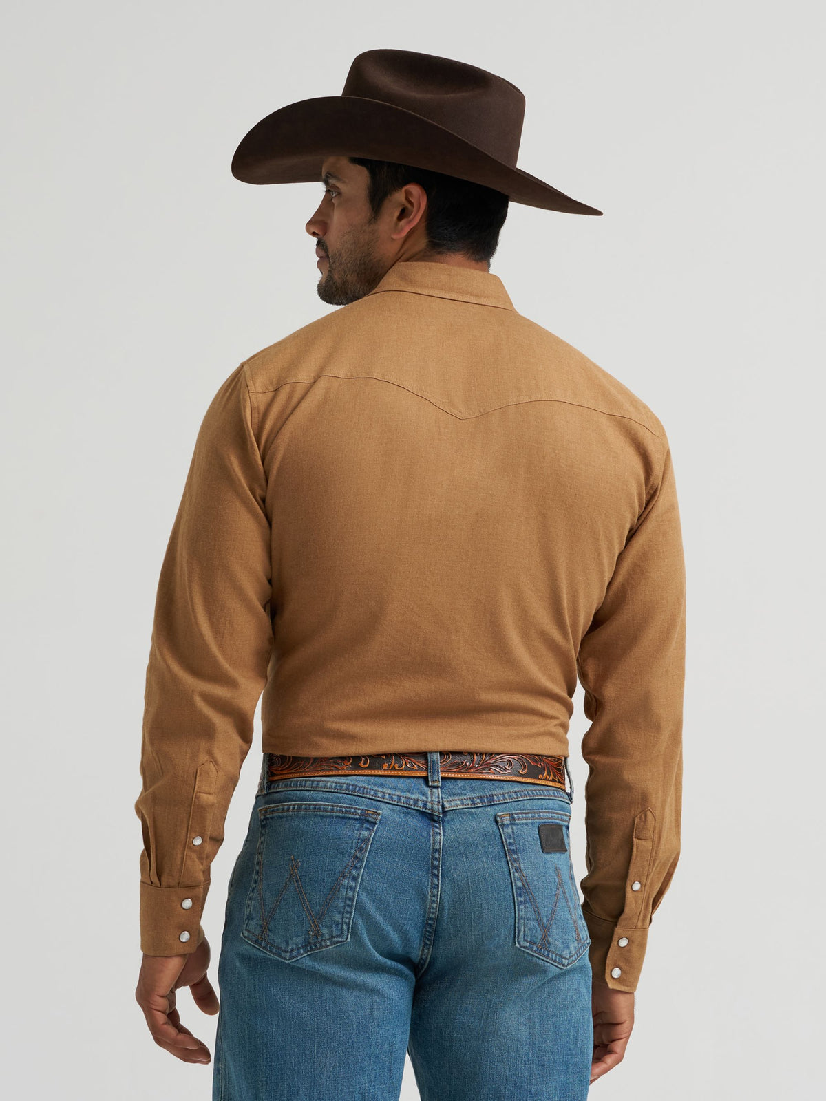 Wrangler Mens Cody Johnson Two Pocket Western Snap Shirt sawtooth flap chest pockets with snaps and single point yokes front and back ranch wear