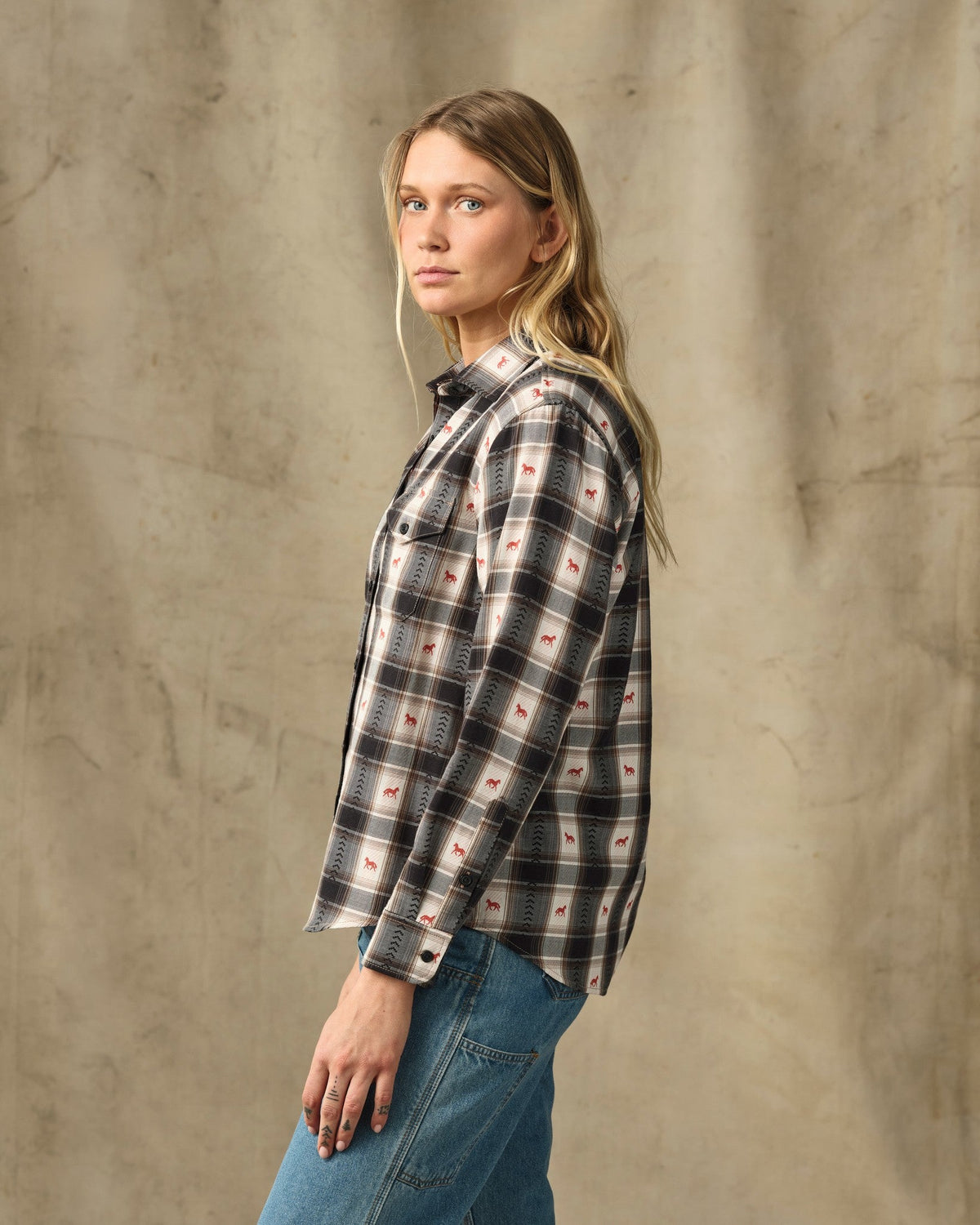 Filson Womens Ranch Shirt Cream Print single flapped chest pocket for everyday storage cowgirl western fashion