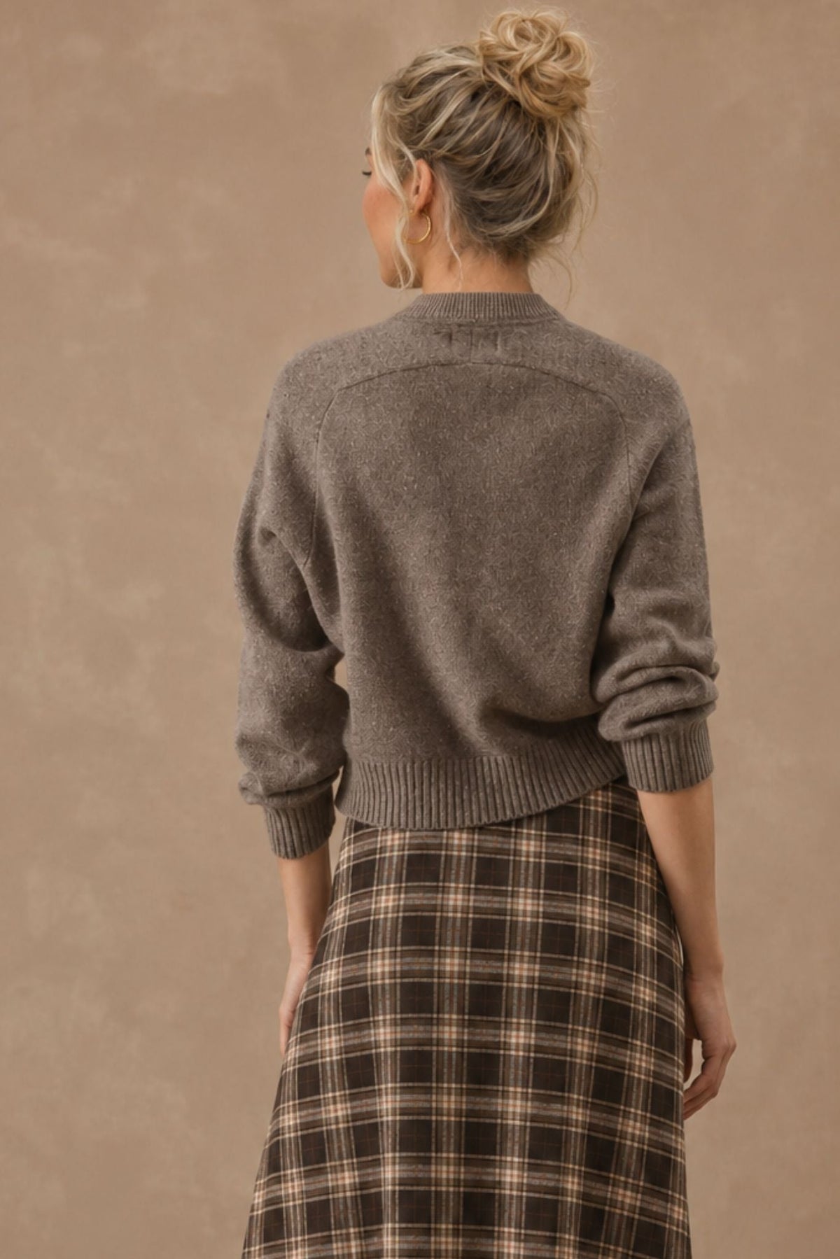 27 Miles Malibu Alyson Cropped Cashmere Crewneck Root warm root tone for fall layering cowgirl style