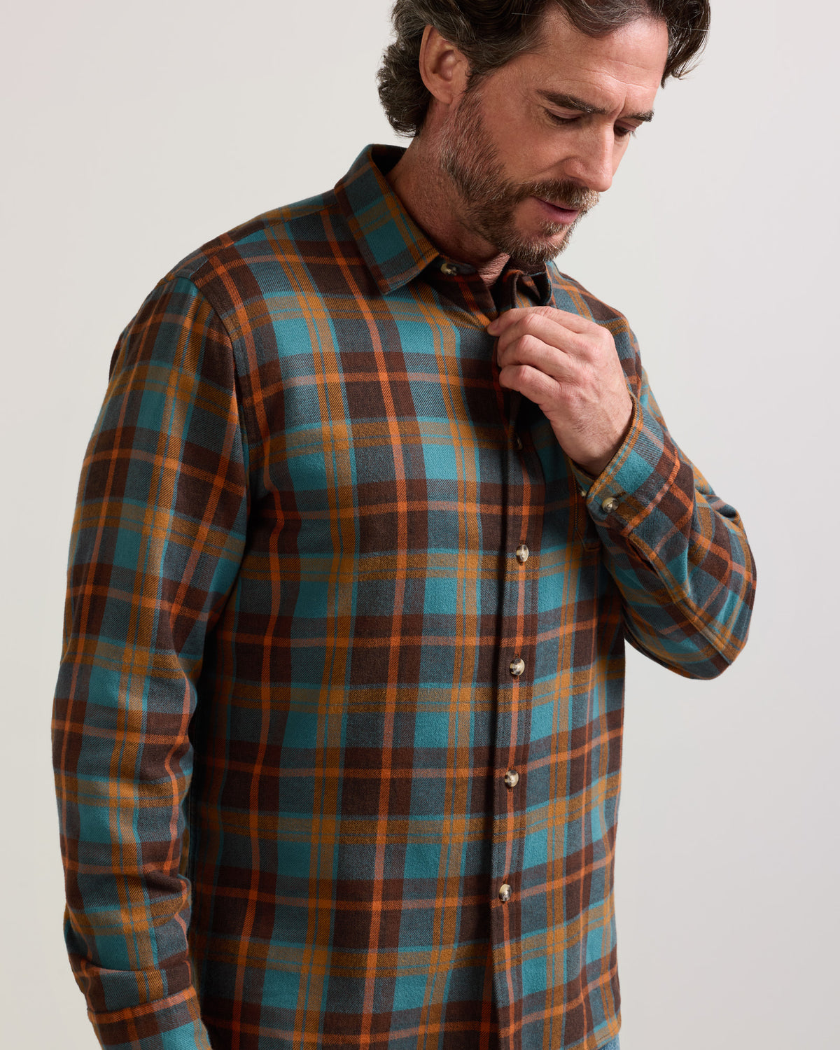 Pendleton Mens Plaid Cotton Fremont Flannel Shirt corduroy trim on collar and sleeve cuffs with matched chest pocket and button through flap