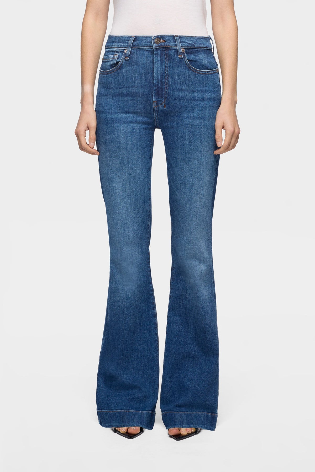 7 For All Mankind DOJO in Slim Illusion Moonwater wide full length leg with a subtle flare that pairs with boots cowgirl style western fashion