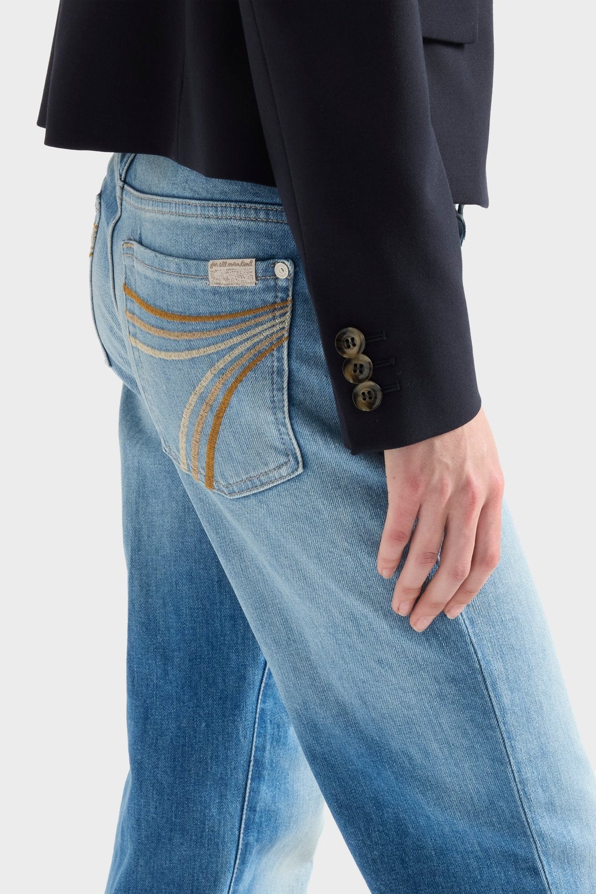 7 For All Mankind Tailorless Dojo in Comfort Blue Haze breathable light wash denim built to hold its shape Park City
