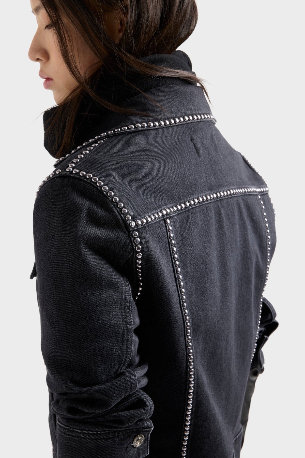 7 For All Mankind Adi Trucker Jacket in Denim Nocturne layering denim jacket for rodeo and everyday western wear Park City