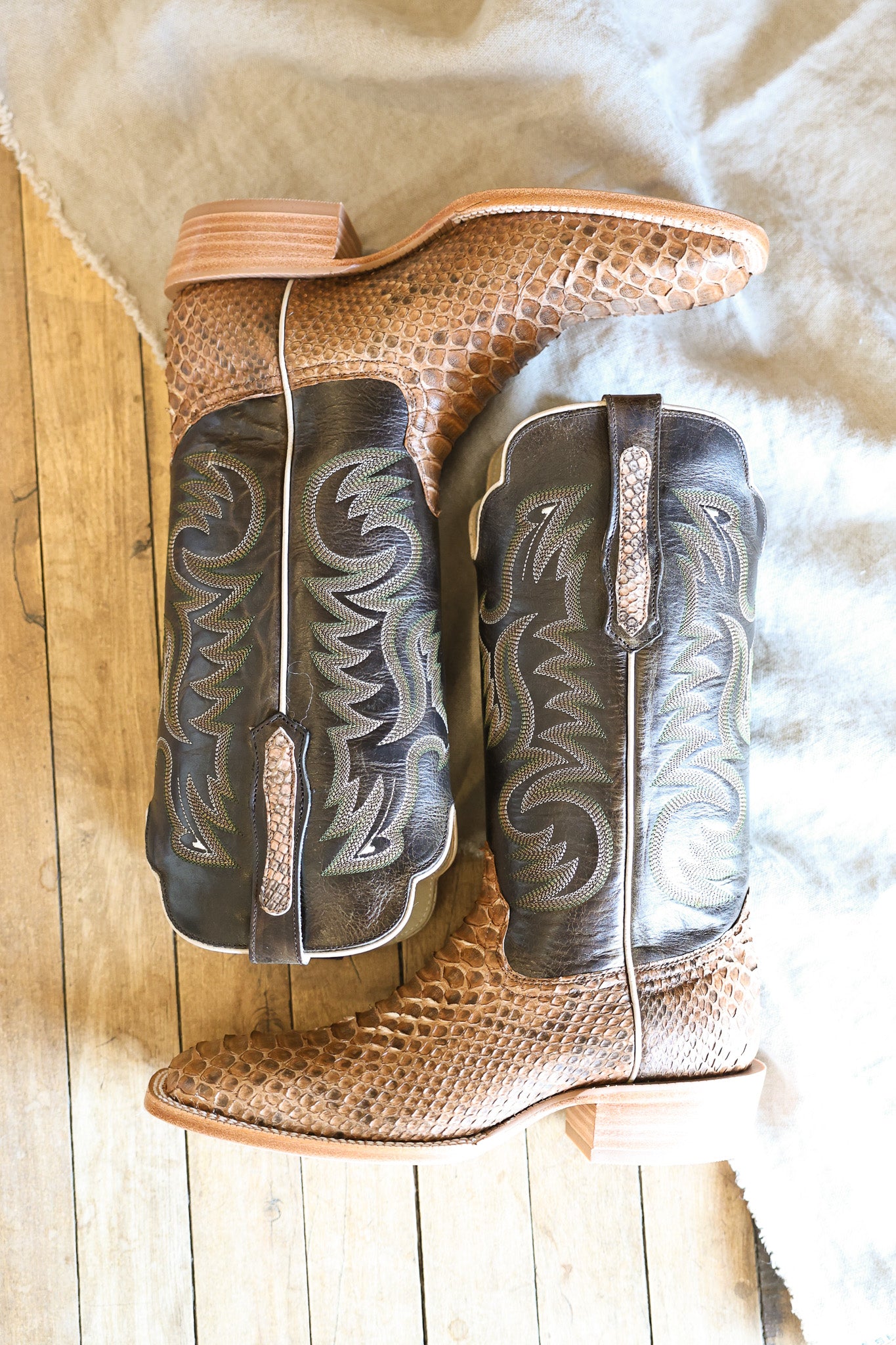 R Watson Mens Beige Sueded Python Boot