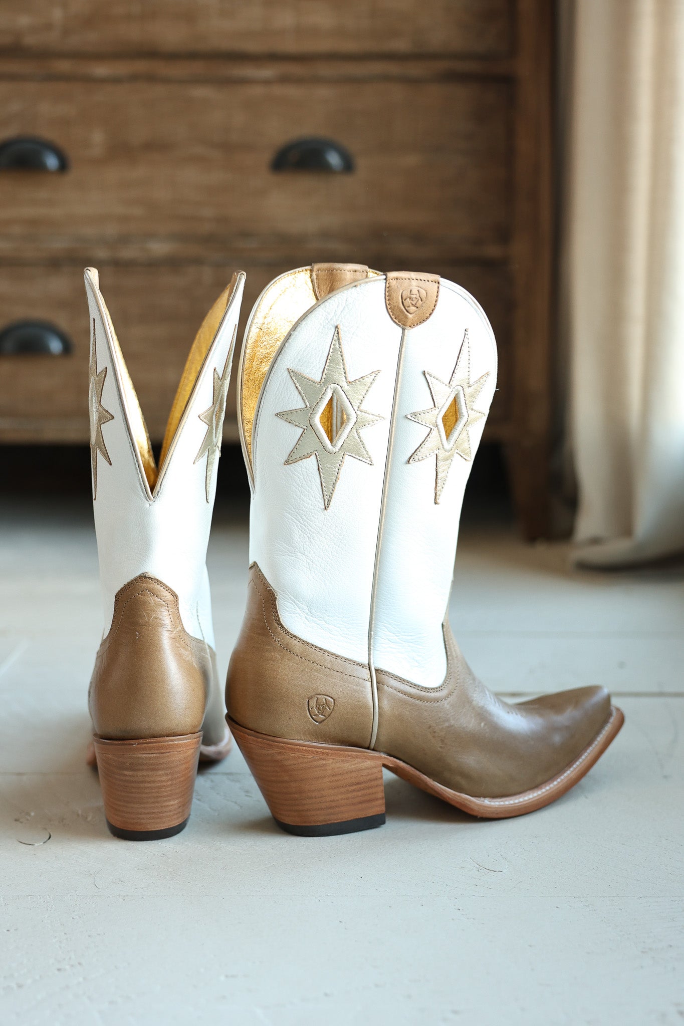 Ariat Womens Starlight Flaxen Basic White
