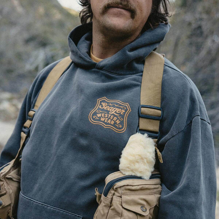 Seager Badge Premium Hoodie Pigment Black