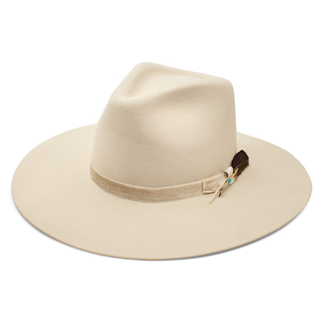 Charlie 1 Horse Ring Finger Fashion Hat Lainey Wilson concert must have cowboy hat western boutique free shipping at boltranchstore.com