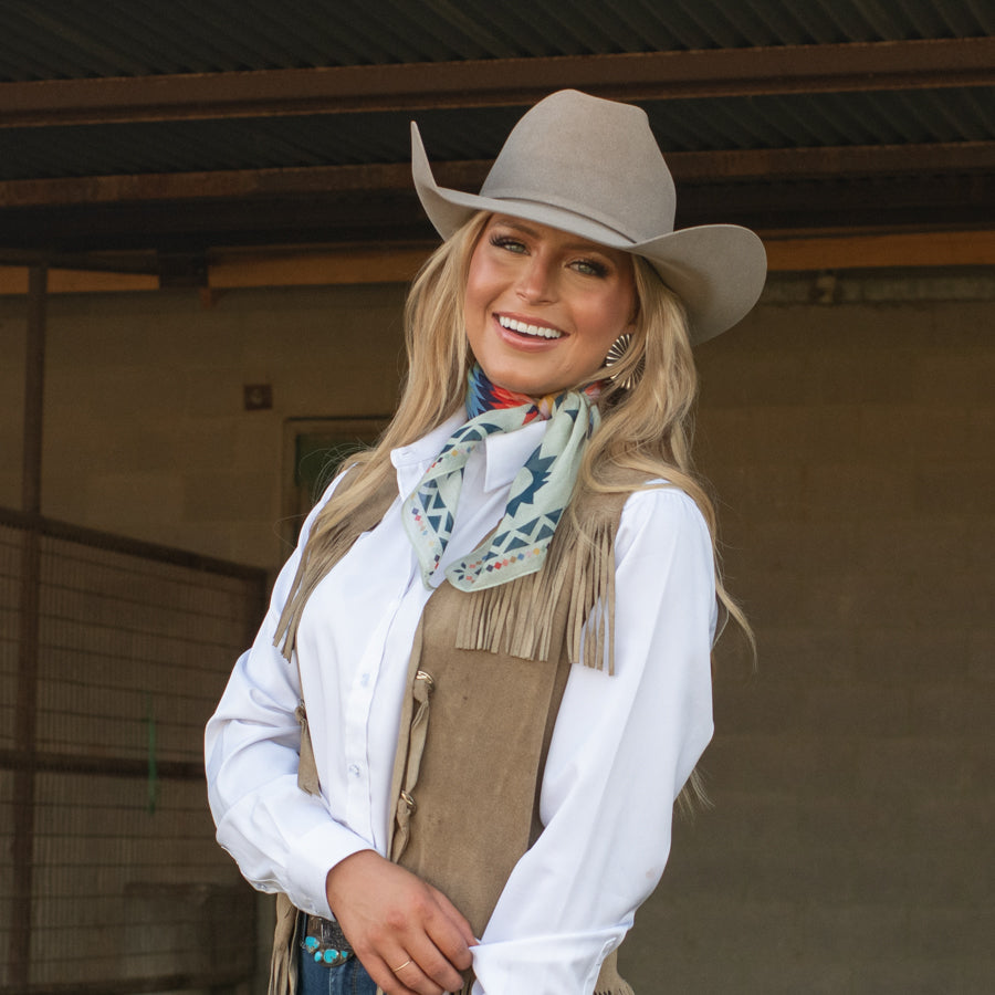 Fringe Sun StarQuilt Off White ties at the neck in a classic knot western fashion