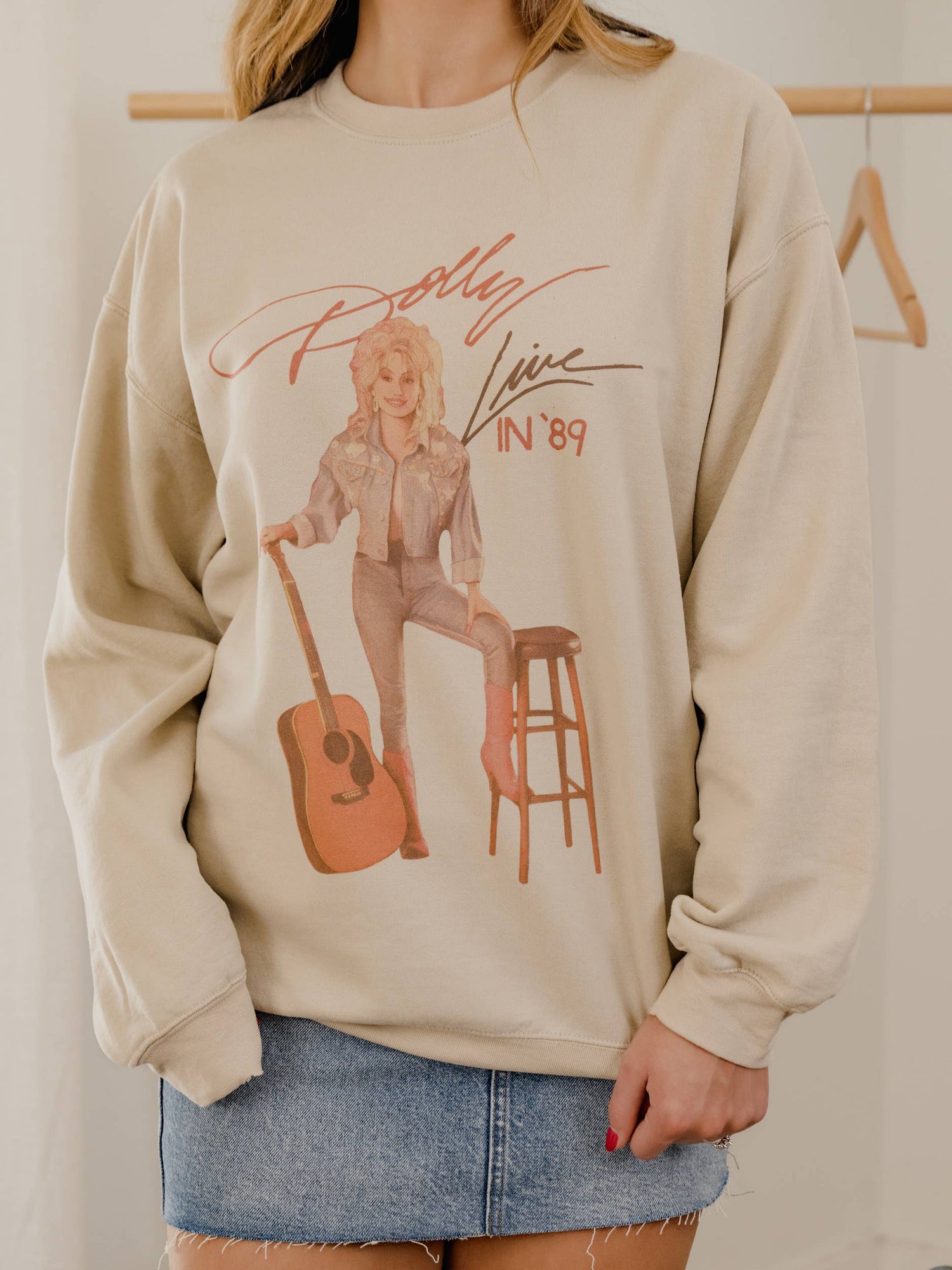 Dolly Parton Live in 89 Thrifted Crewneck 