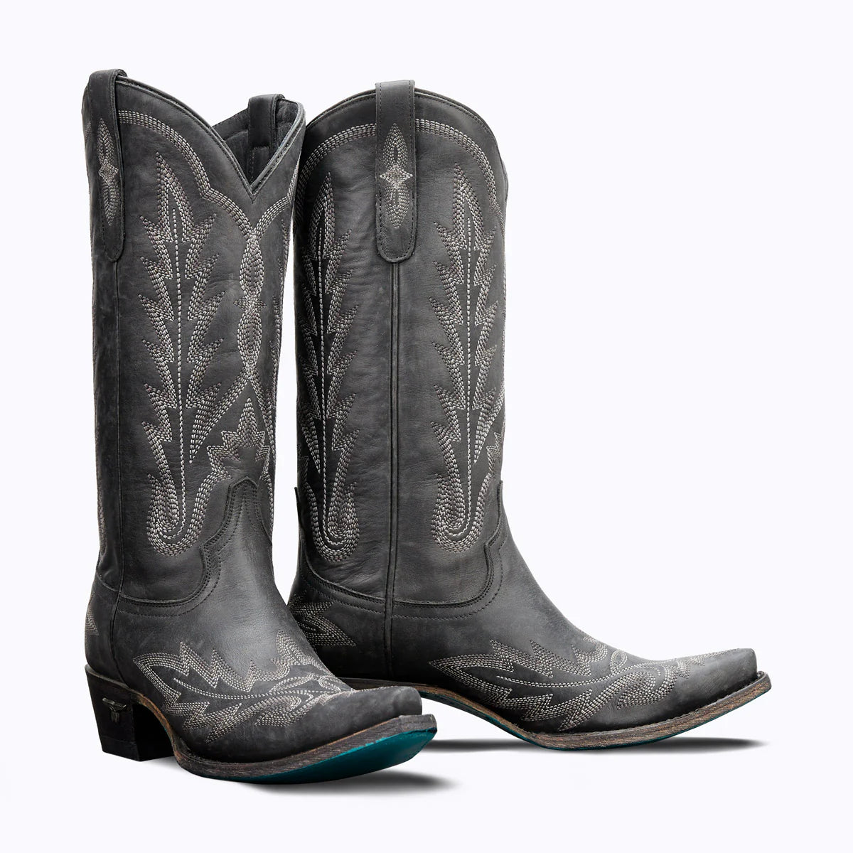 Lane Womens Lexington in Distressed Black the perfect boot with a snip toe. A cowgirl boot just for you.