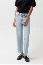 Lexi Mid Rise Bowed Straight in Dolce Vita Vintage a light wash jean perfect for the summer made to fit right above the ankle summer fashion pant at boltranchstore.com