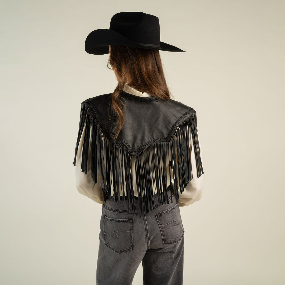 Sendero Lillie Fringe Collar Black worn over your favorite jacket for extra movement Park City