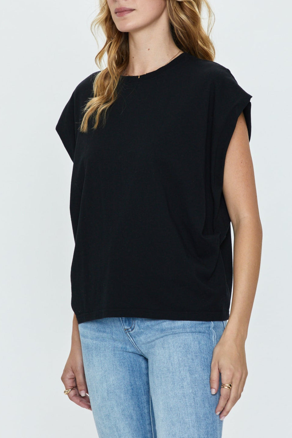 Pistola Trina Muscle Tee