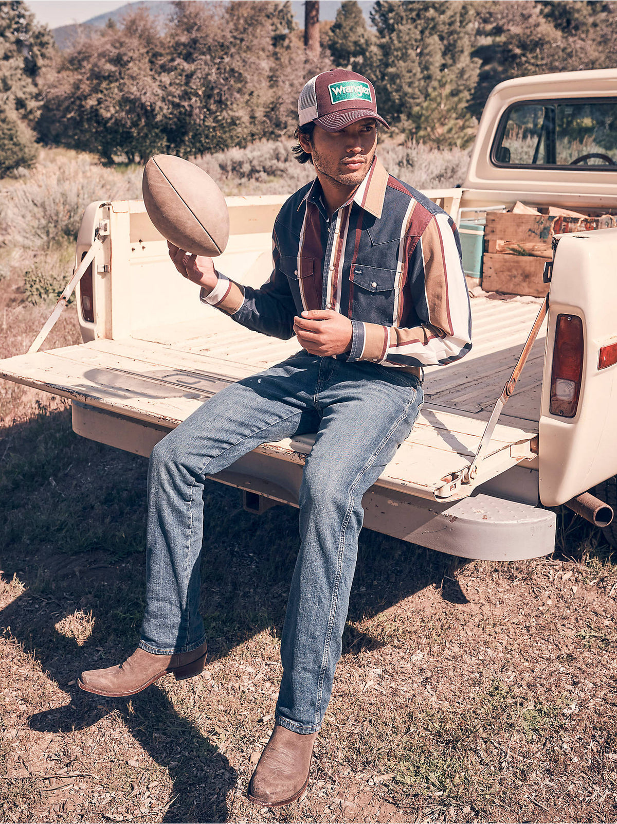 Mens western clothing Utah rodeo Wrangler Mens Retro Slim Fit Straight Leg Jean Bozeman SKU WLT88BZ