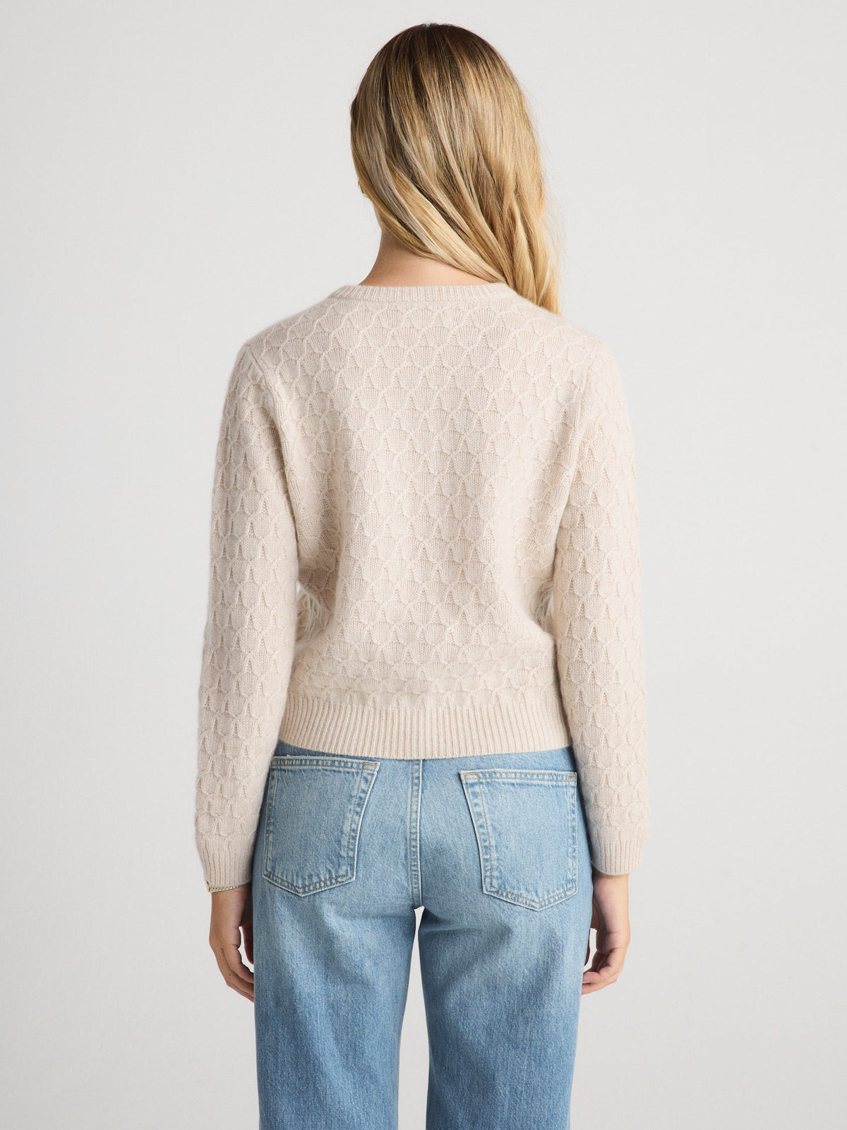 W Cashmere AURELIA Cardigan Oatmeal straight back panel with ribbed hem ranch wear Kamas