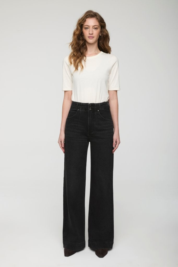 Pistola Lana High Rise Ultra Wide Leg Jean Jetset black wide leg jean for rodeo nights and everyday ranch wear Park City