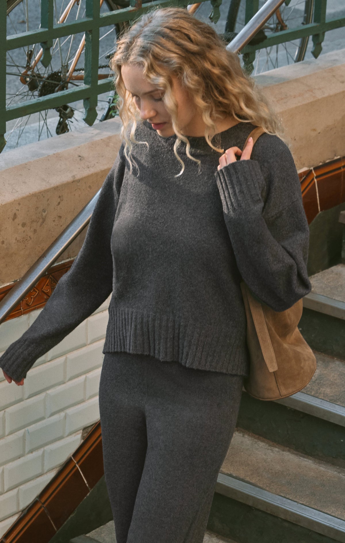 Z Supply Eastwell Pullover Sweater Charcoal Heather relaxed fit sweater that falls into a curved high low hem for extra movement