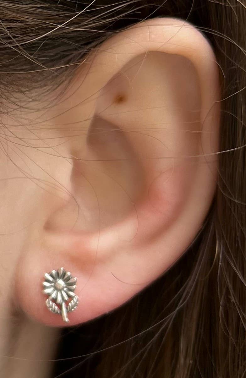 Daisy Stud Earring - sterling Natural History