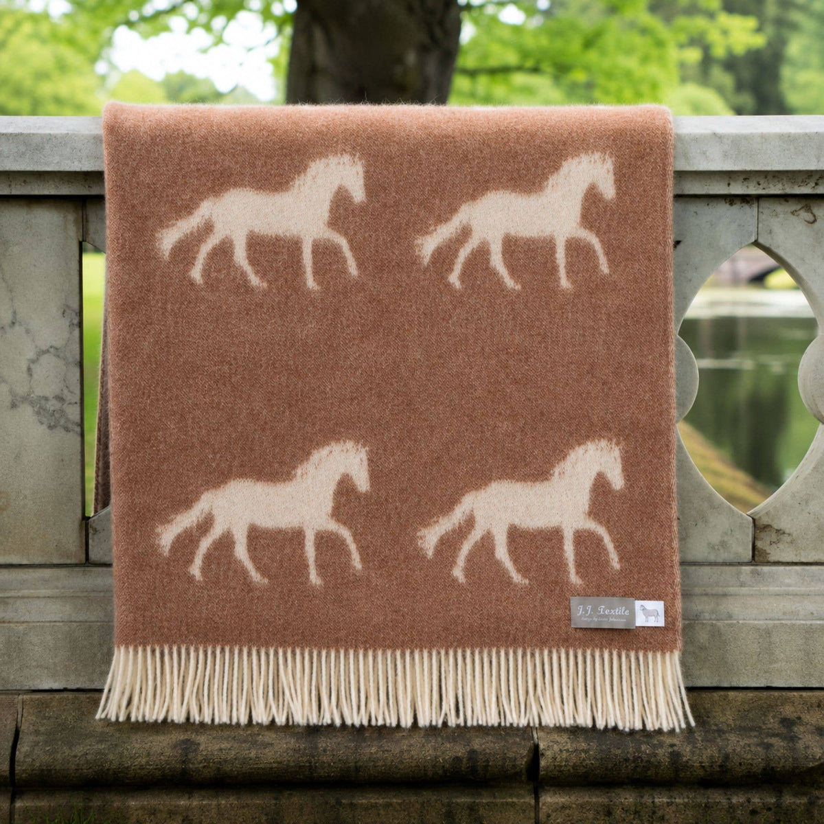 JJ Textiles Chestnut Horse Wool Throw