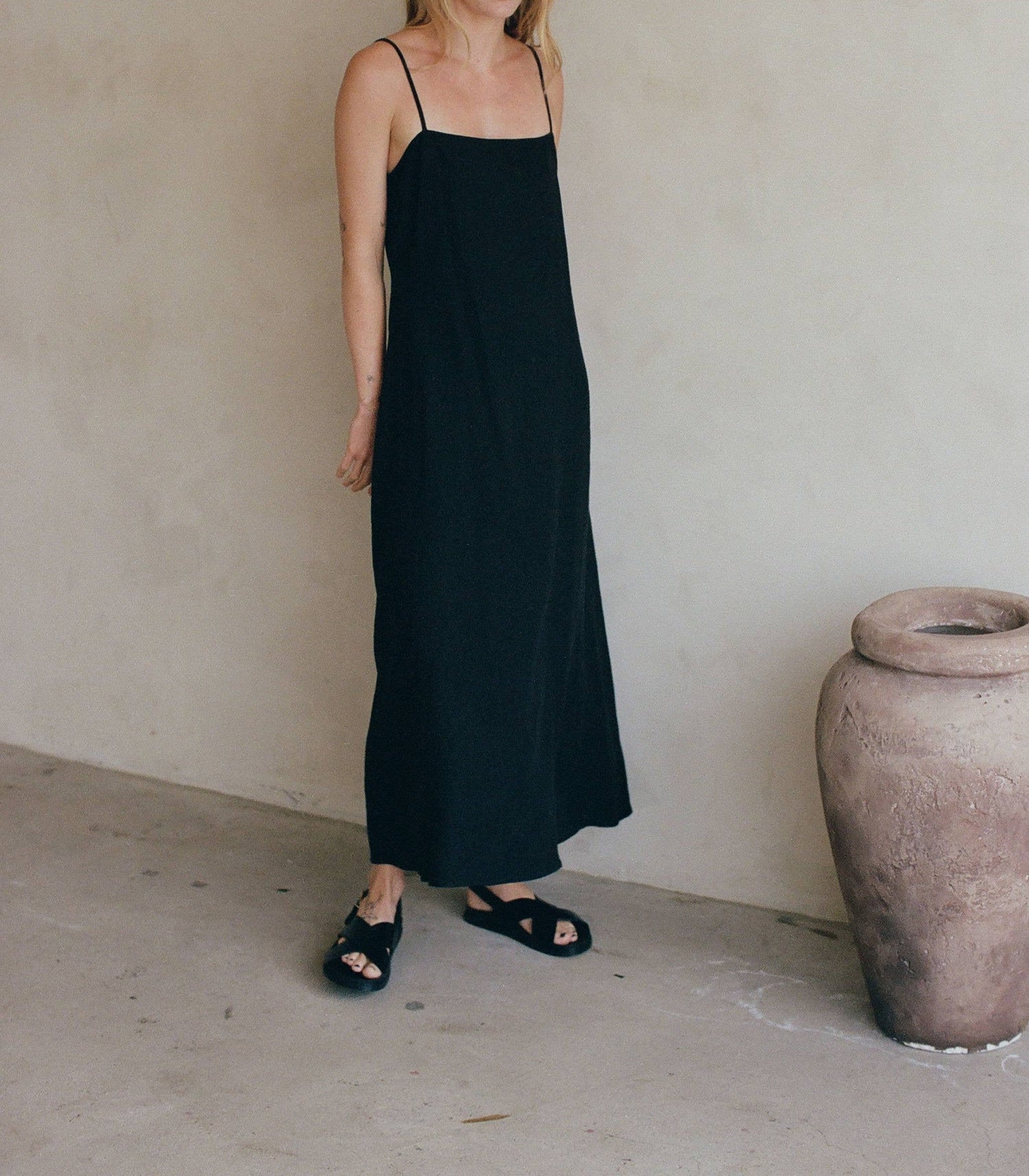 Quella Linen Spaghetti Strap Maxi Dress