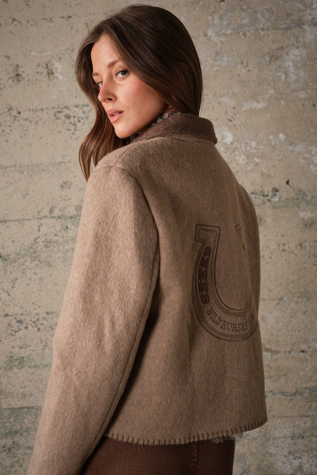 Blue B Western Two Tone Embroidered Jacket Mocha mocha wool blend western jacket with large embroidered horseshoe across the back womens western boutique Utah SKU 25097J