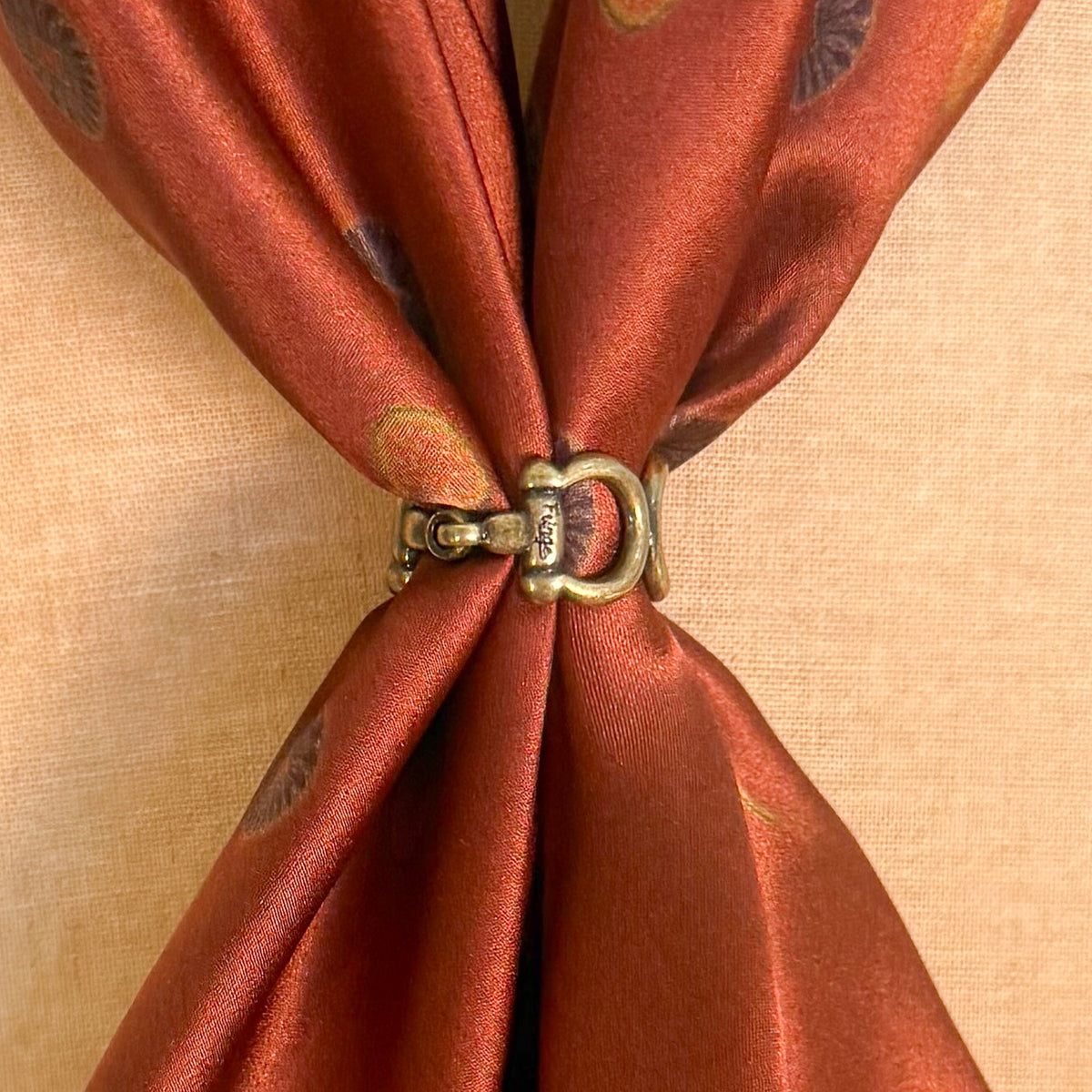 Fringe Scarf Ring Snaffle Bit Infinity linked snaffle bit rings in antiqued brass womens western boutique Utah SKU SLDESBITI26128